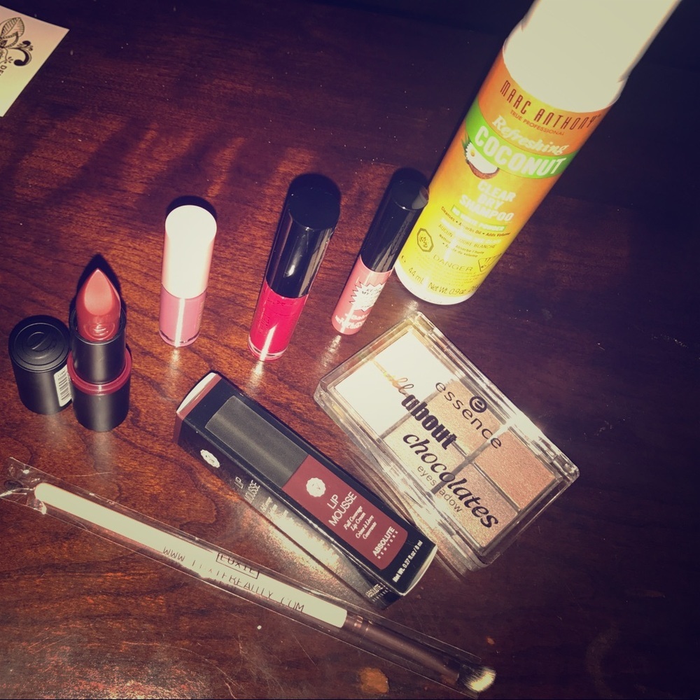 Makeup bundle